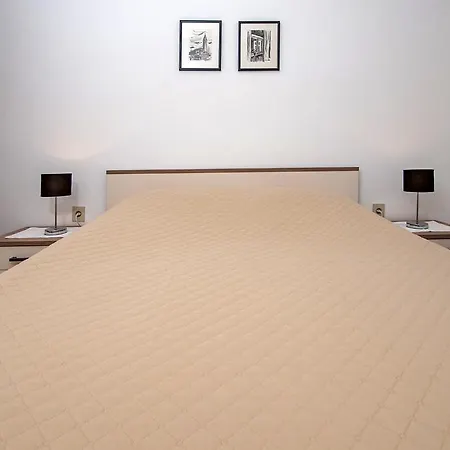 Appartement R *
