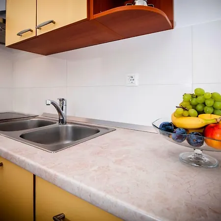 Apartment R *