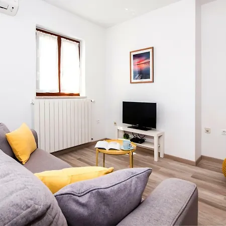 R Apartment Rovinj