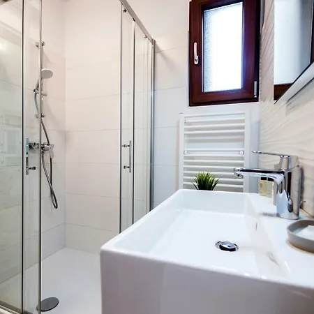 R Apartment